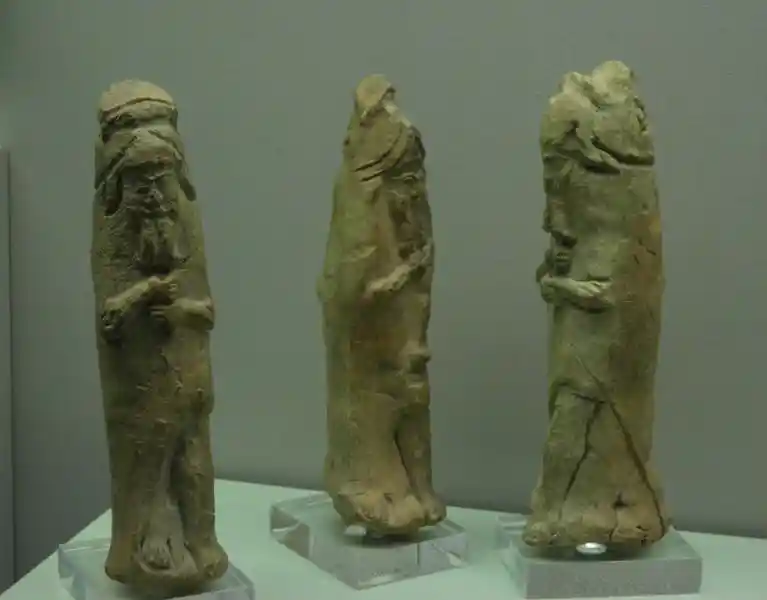 Fish-cloaked sages (apkallu)